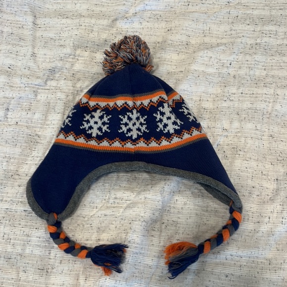 One Step Ahead winter hat - Picture 4 of 4
